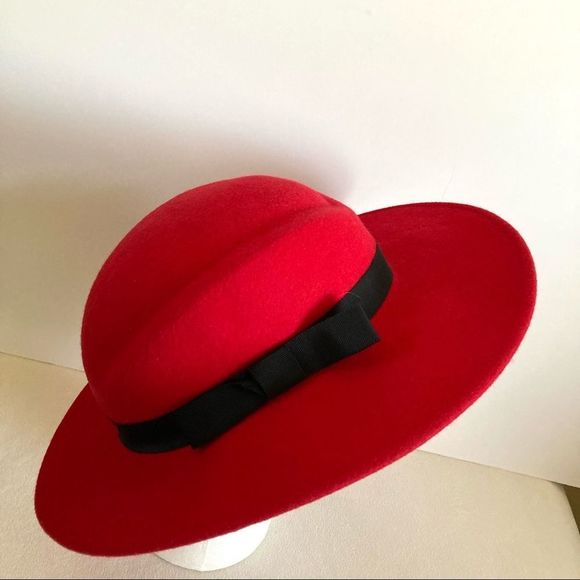 Arlin Accessories - Fabulously Daring Classic Red Wool Picture Hat Stunningly Sophisticated Flair